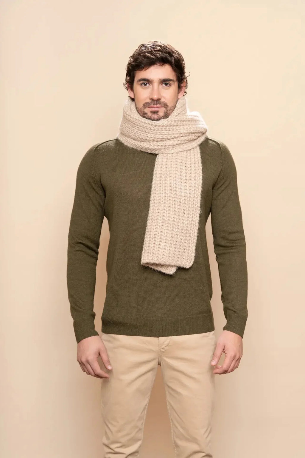 Dick gestrickter Schal