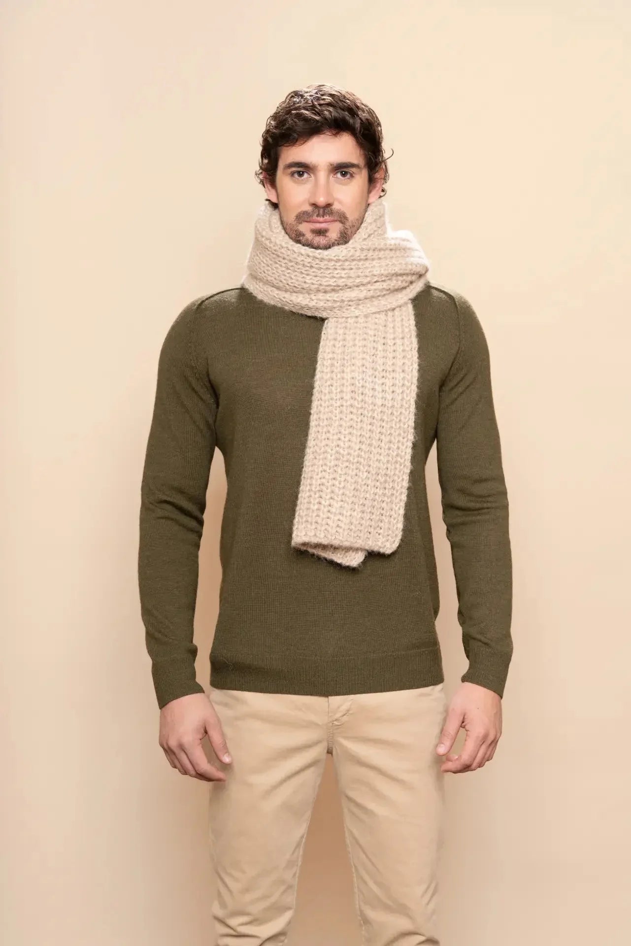 Dick gestrickter Schal