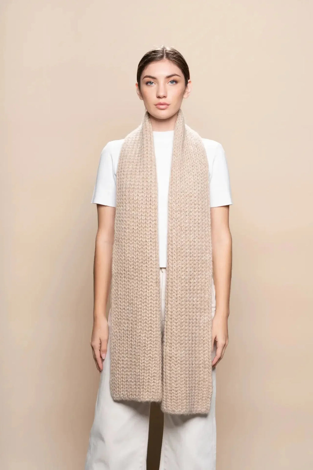 Dick gestrickter Schal