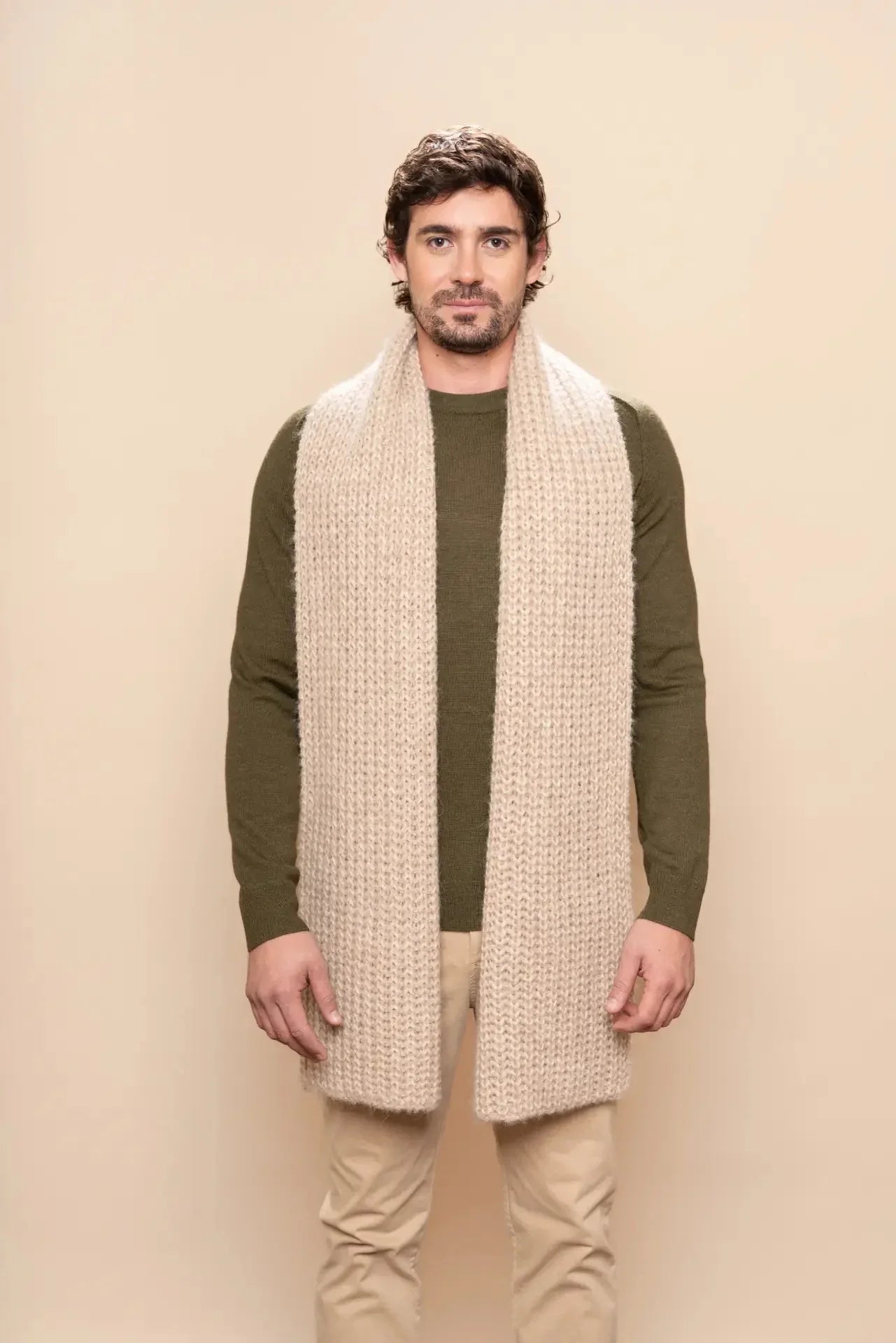 Dick gestrickter Schal