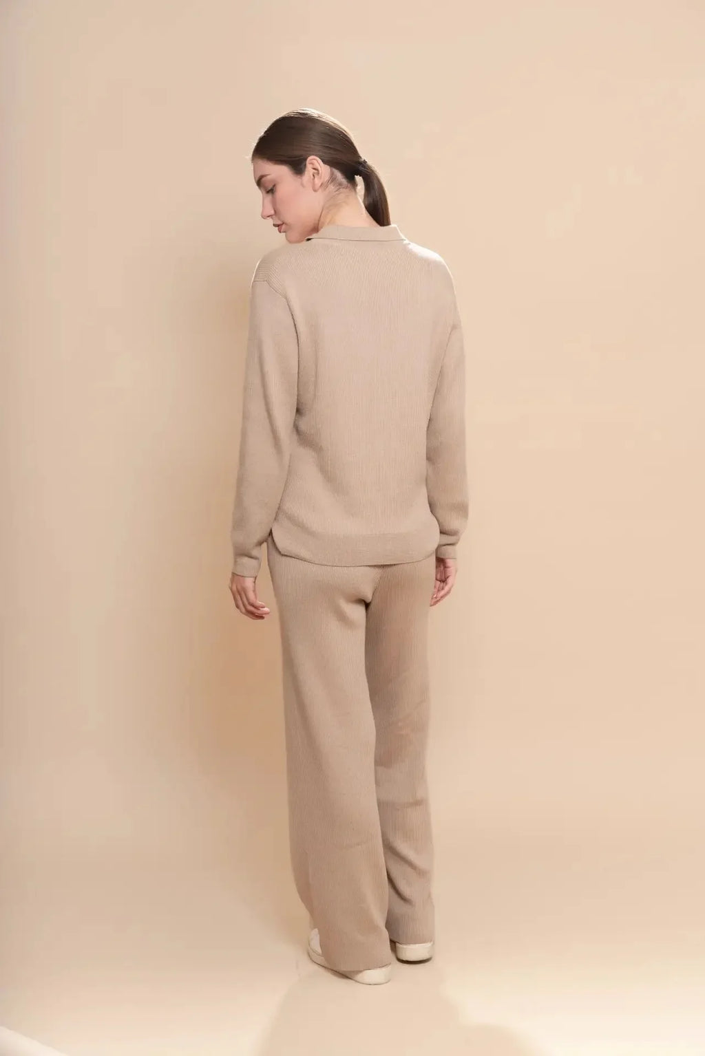 Damentrakset aus Rippenstrick für Freizeit und Entspannung