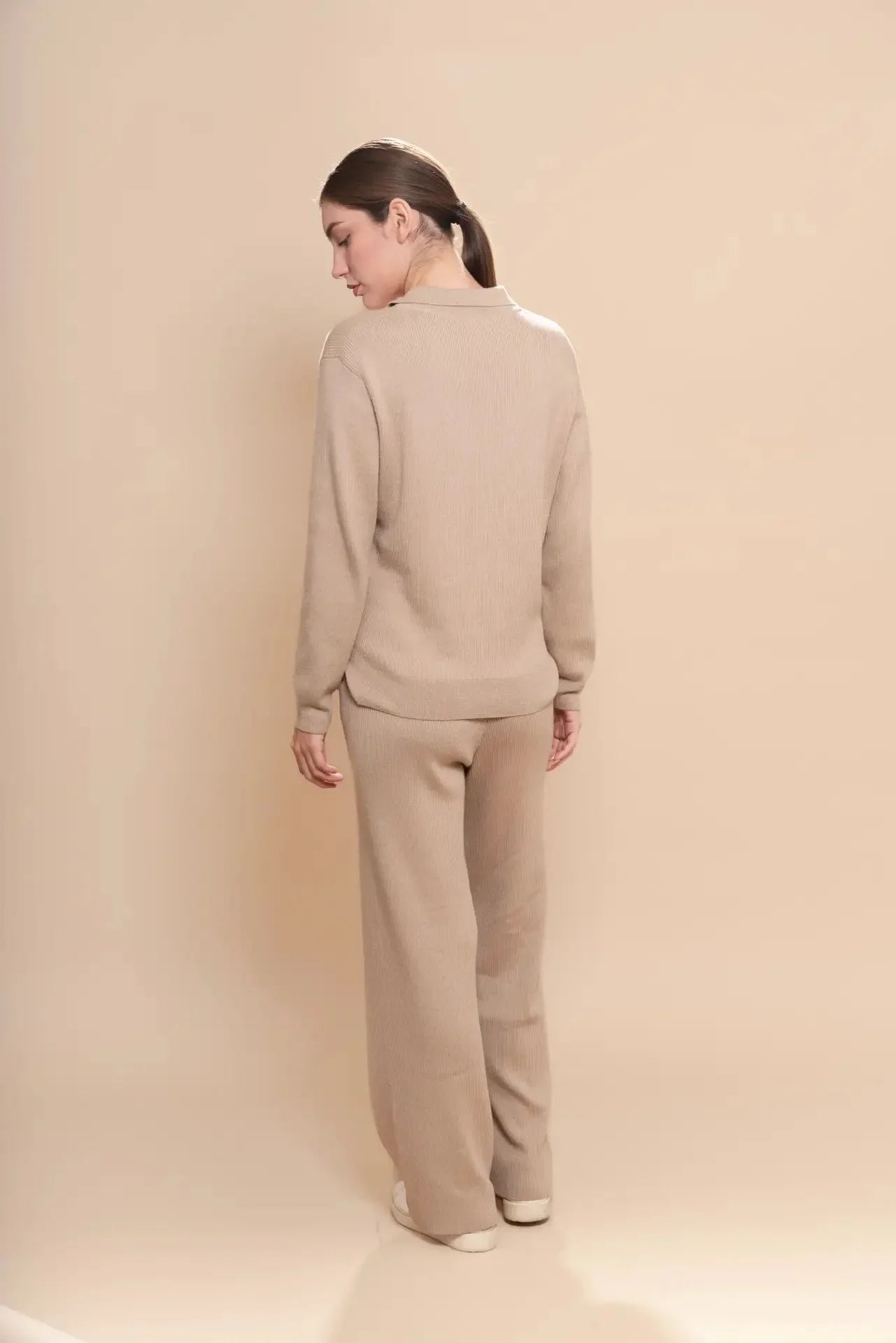 Damentrakset aus Rippenstrick für Freizeit und Entspannung