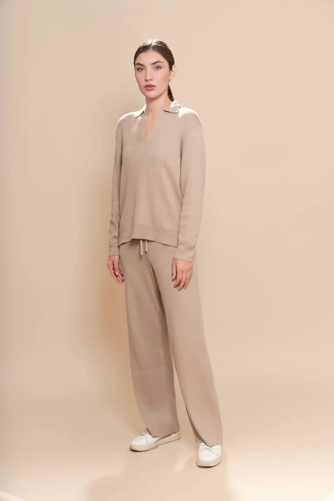 Damentrakset aus Rippenstrick für Freizeit und Entspannung