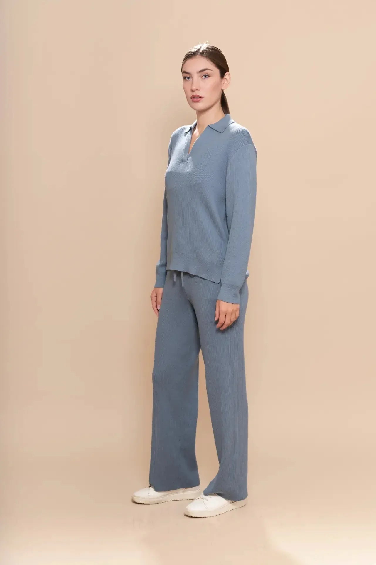 Damentrakset aus Rippenstrick für Freizeit und Entspannung