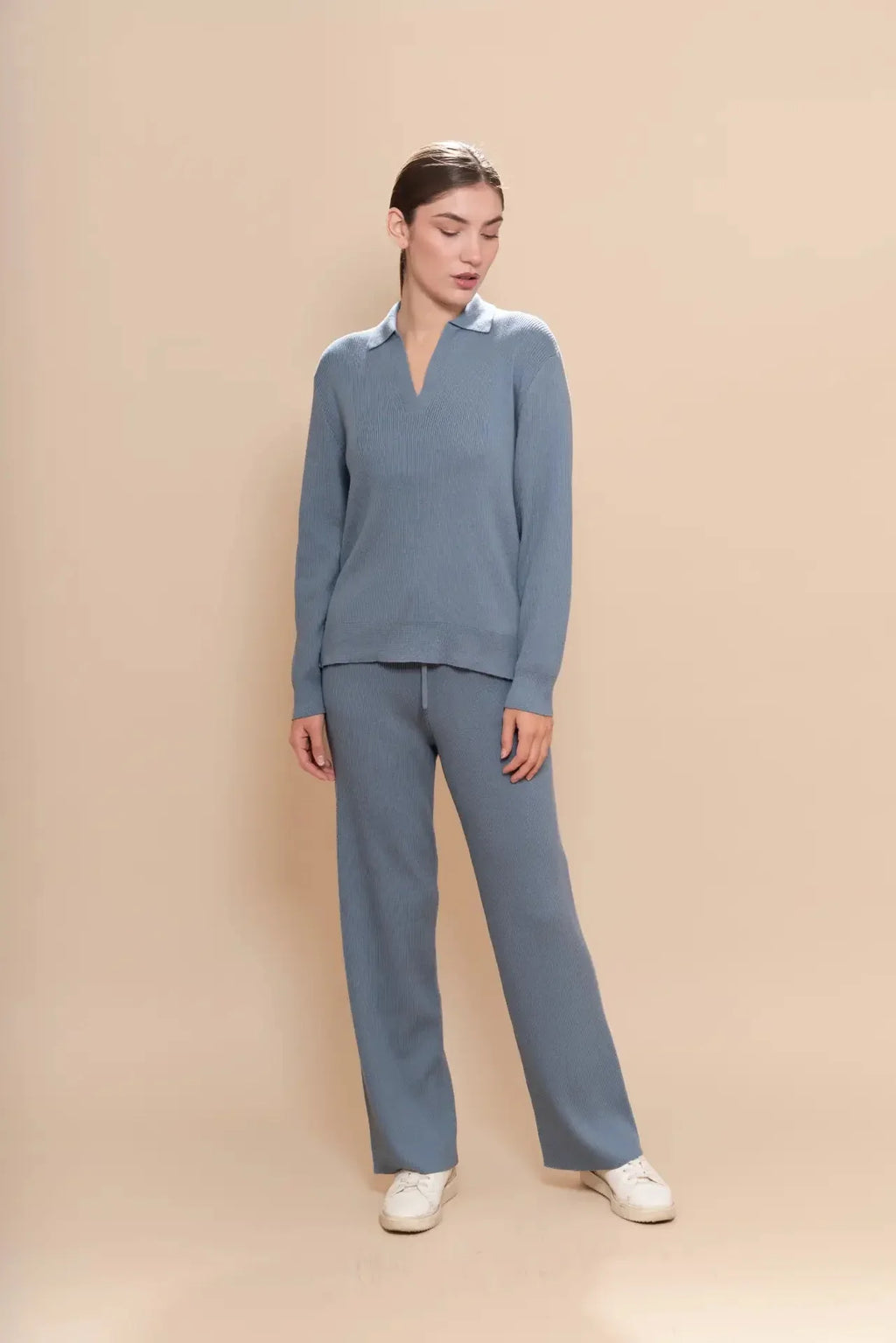 Damentrakset aus Rippenstrick für Freizeit und Entspannung