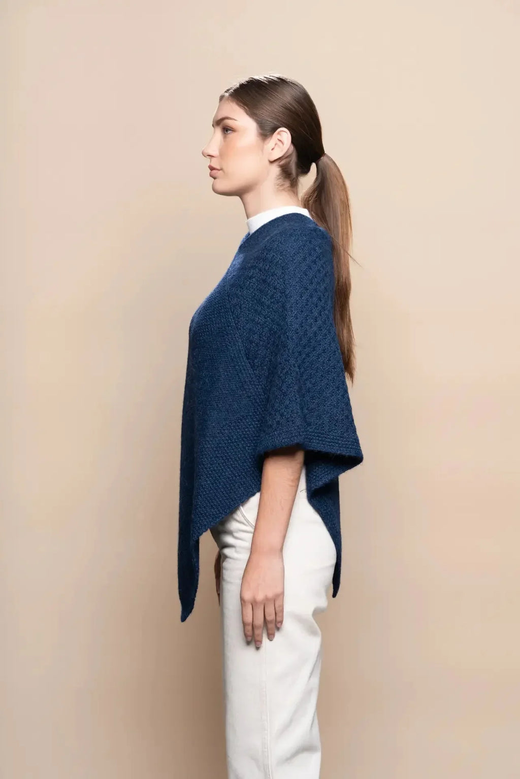 Damentlischer V-Ausschnitt Poncho