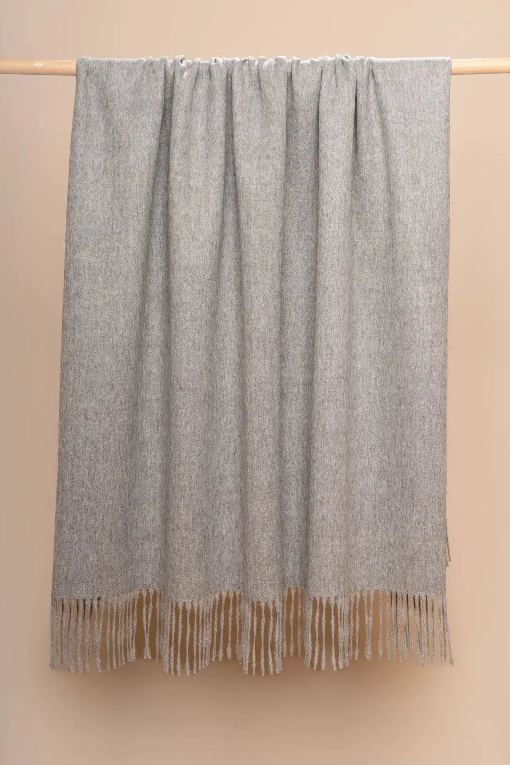 Ungefärbtes Unifarbenes Classic-Decke mit gedrehten Fransen